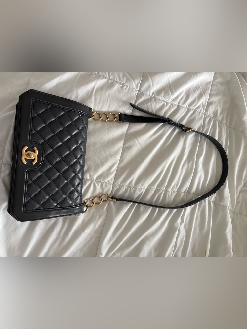 CHANEL Navy Quilted Leather Flap Shoulder Bag. Good Cond. See Pics For Flaws.